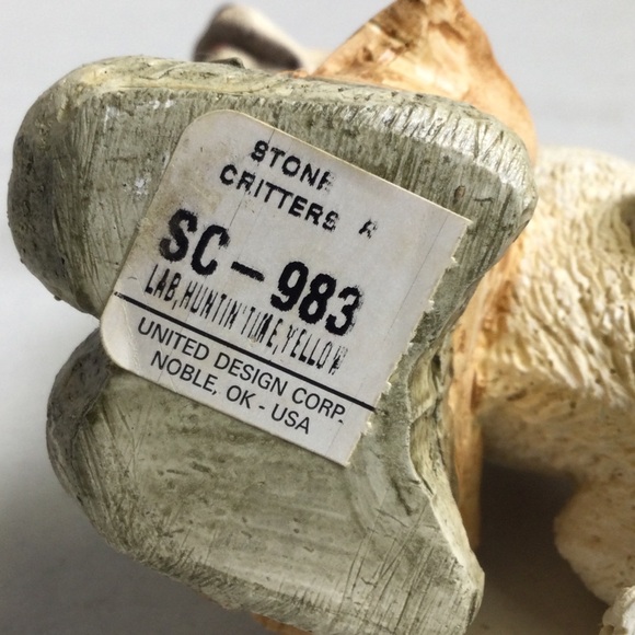 Stone Critters SC-983 Lab Hunting Time Yellow Lab Boots Resin Figurine - Picture 11 of 11